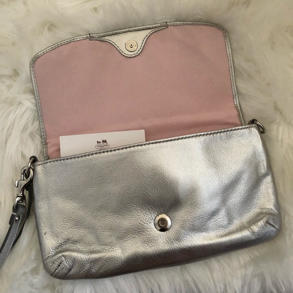 Leather Coach clutch - Picture 5 of 6